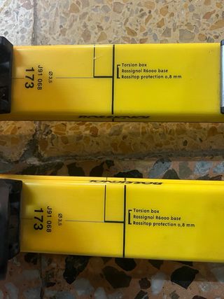 Esquís Rossignol amarillos