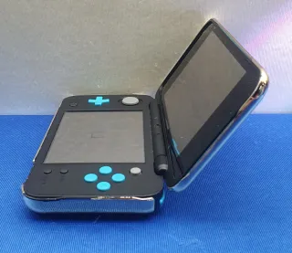 CONSOLA NEW 2DS XL COMPLETA + CARCASA PIKACHU