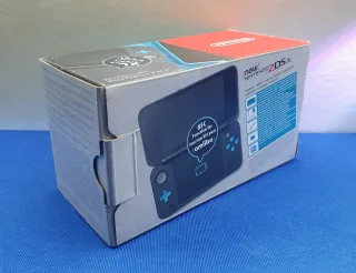 CONSOLA NEW 2DS XL COMPLETA + CARCASA PIKACHU