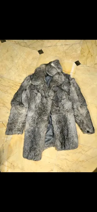 Abrigo de pieles gris y marrón 100% natural