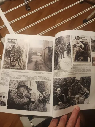 Libro de la campaña de Normandia en ingles