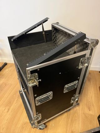 Rack con ruedas FONESTAR antishock 19" de 12U+9U.