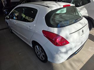 Peugeot 308 2012