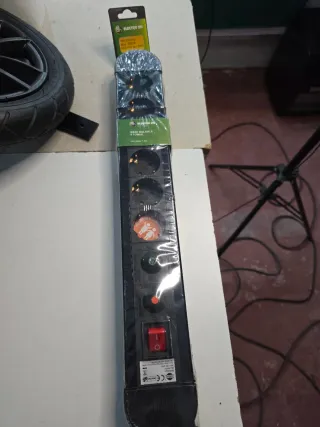 Base 6 enchufes con protector sobrecargas