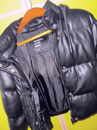 Chaqueta acolchada efecto piel negra Talla S