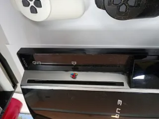 PlayStation 3 Pirateada + 4 Mandos