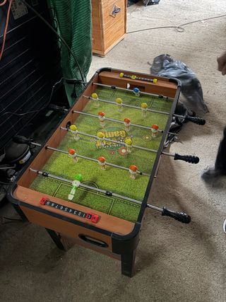 Futbolín para niños y billar