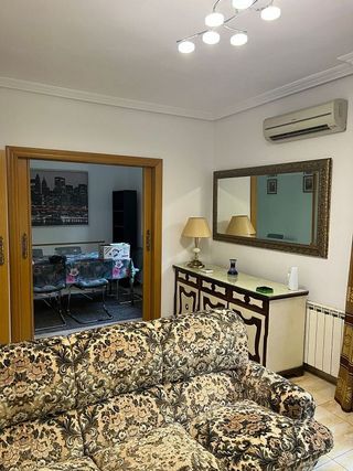 Piso en alquiler en Palos de Moguer en Madrid