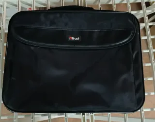 Funda Portátil Trust 17 pulgadas Negra