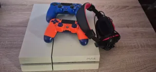 PS4 Bianca + 2 Controller + Cuffie