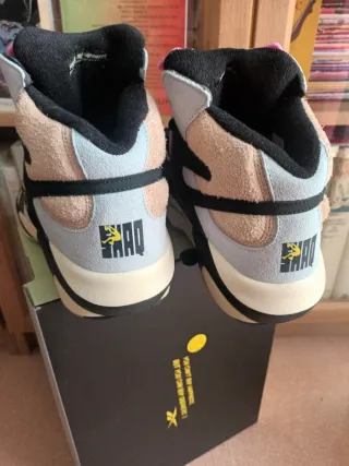 Reebok Pump Shaq Attaq Smiley