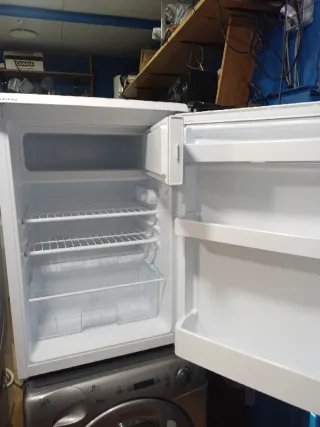 Frigorífico bajo encimera seminuevo