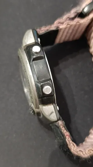 Reloj Casio FT-131H Geo Trail