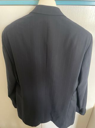 Abito sartoriale uomo righe sottili