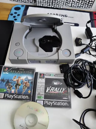 PSX + 3 mandos + juegos