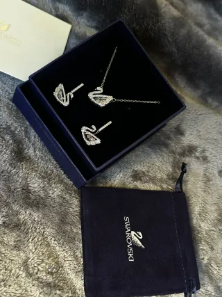 Collar + Pendientes Swarovski Dancing Cisne