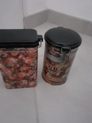 Scatoline in latta decorate