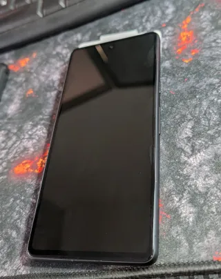 Google Pixel 7 128GB Obsidiana libre, caja y funda