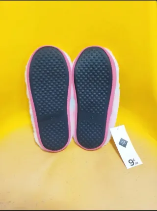 Zapatillas casa talla 36. NUEVAS.