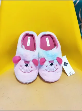 Zapatillas casa talla 36. NUEVAS.