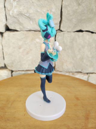 Figura Miku Hatsune con Conejo