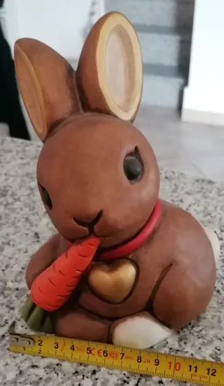 Thun coniglio grande in ceramica con carota