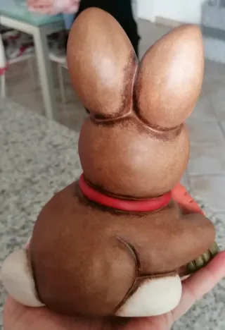 Thun coniglio grande in ceramica con carota