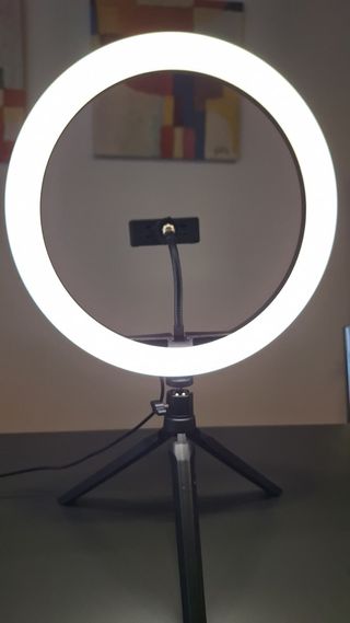 Aro de Luz y Panel LED con Trípodes