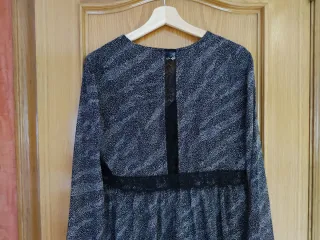 Vestido encaje negro y blanco