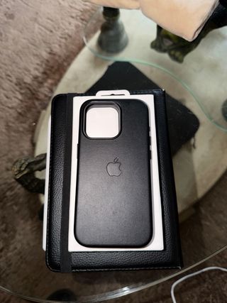 Funda iPhone 15 Pro Cuero Negra MagSafe