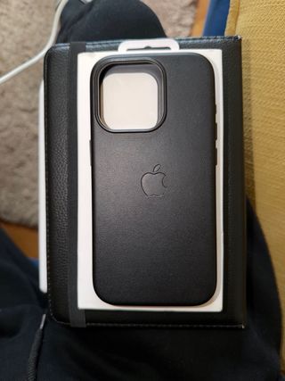 Funda iPhone 15 Pro Cuero Negra MagSafe