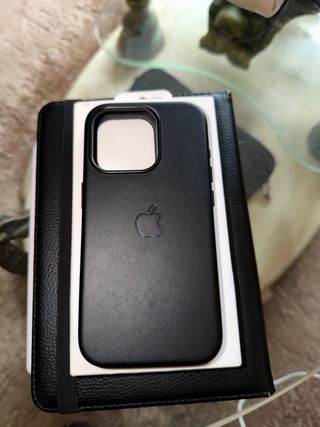 Funda iPhone 15 Pro Cuero Negra MagSafe