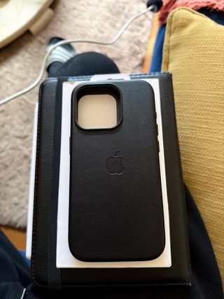 Funda iPhone 15 Pro Cuero Negra MagSafe