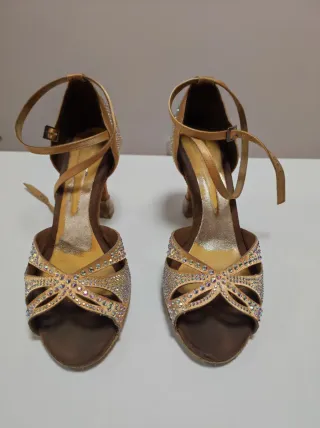 Zapatos Baile Latino con pedrería.