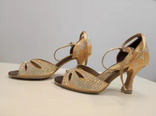 Zapatos Baile Latino con pedrería.