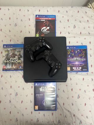 Console PlayStation 4 nera + 4 giochi + cavi