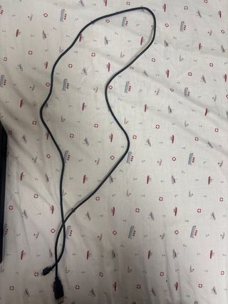 Console PlayStation 4 nera + 4 giochi + cavi