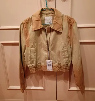 Mango Chaqueta corta cropedd efecto desgastado