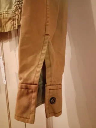 Mango Chaqueta corta cropedd efecto desgastado