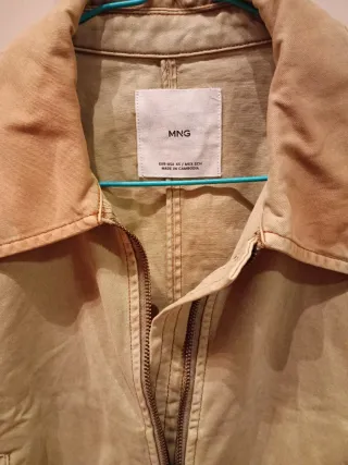 Mango Chaqueta corta cropedd efecto desgastado