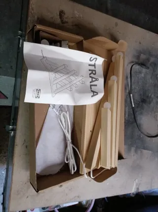 Lámpara infantil STRÅLA IKEA madera