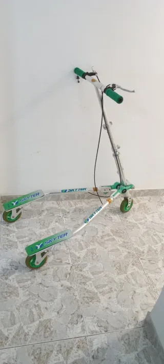 Patinete 3 Ruedas Verde y Plata