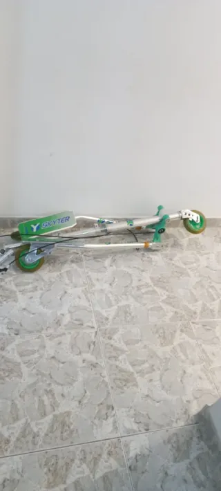 Patinete 3 Ruedas Verde y Plata