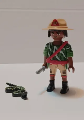 Playmobil explorador con serpiente y machete