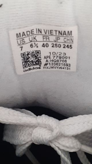 Zapatillas Adidas Negras y Blancas