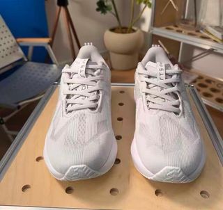 Zapatillas Asics Novablast 5 Gris