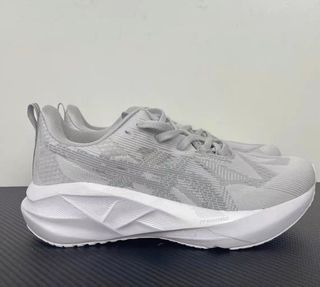 Zapatillas Asics Novablast 5 Gris