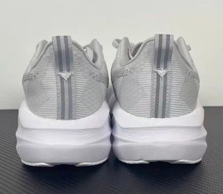 Zapatillas Asics Novablast 5 Gris