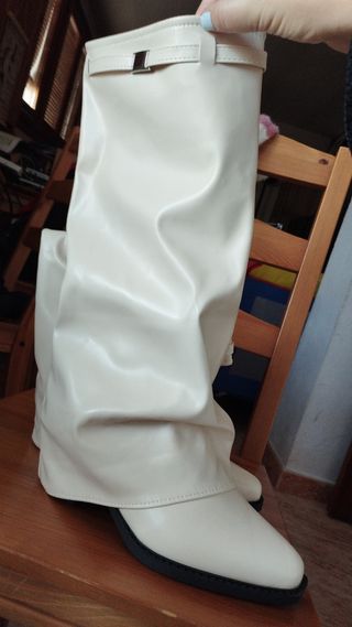 Stivali alti bianchi