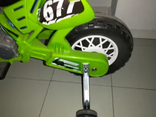 Moto eléctrica infantil verde